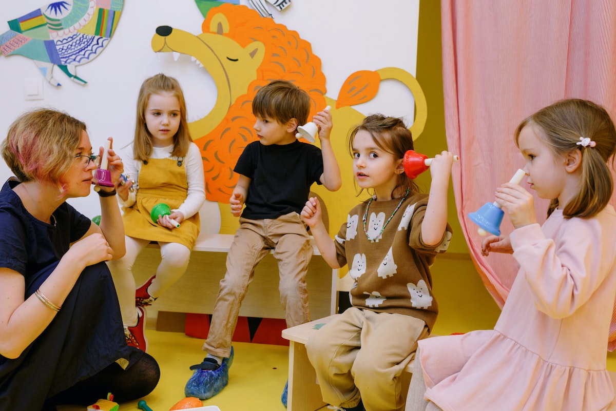 découvrez le guide complet de l'école montessori à paris : une approche éducative unique qui favorise l'autonomie et le développement de l'enfant. explorez les établissements, les méthodes pédagogiques et les conseils pratiques pour choisir la meilleure école pour votre enfant.