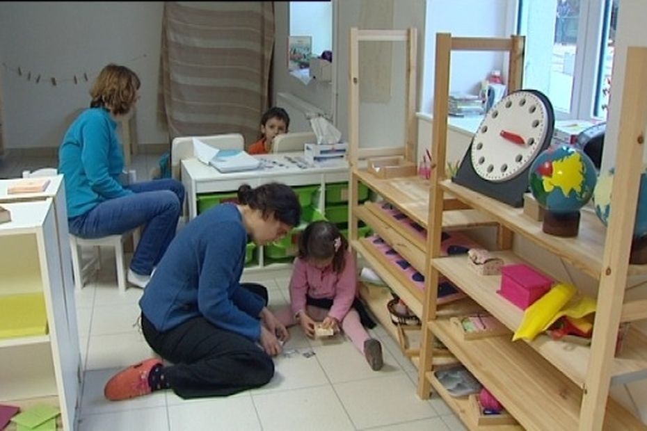 découvrez l'école montessori de bergerac, un établissement innovant qui propose une approche éducative axée sur le respect de l'enfant et son épanouissement. offrant des méthodes pédagogiques adaptées, nos enseignants passionnés accompagnent chaque élève dans son apprentissage, favorisant autonomie et créativité.