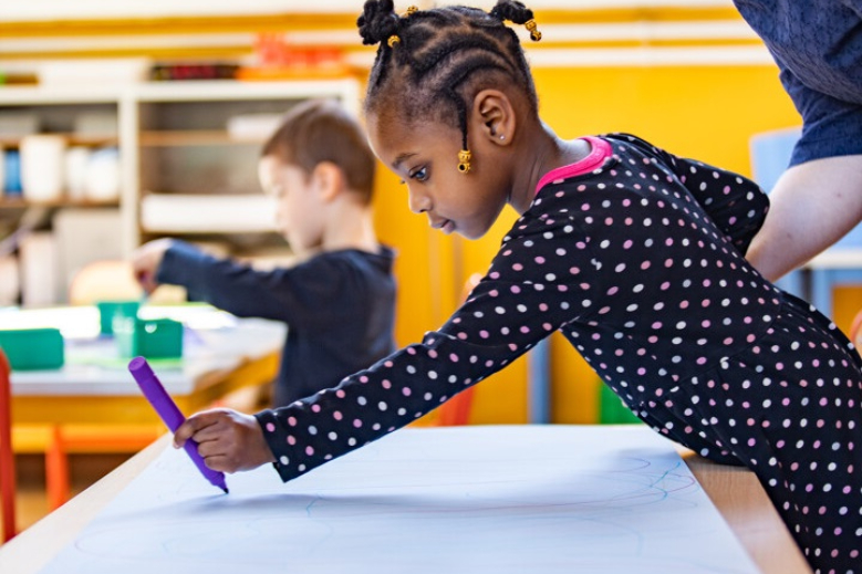 découvrez l'école montessori à lille, un établissement pédagogique innovant qui favorise l'épanouissement et l'autonomie des enfants grâce à une approche individualisée et respectueuse de leur rythme d'apprentissage.